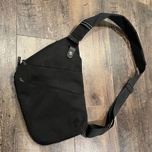 Ultra Slim Sling Chest Bag Multipurpose •Unisex •Brand OSOCE •Color BLACK